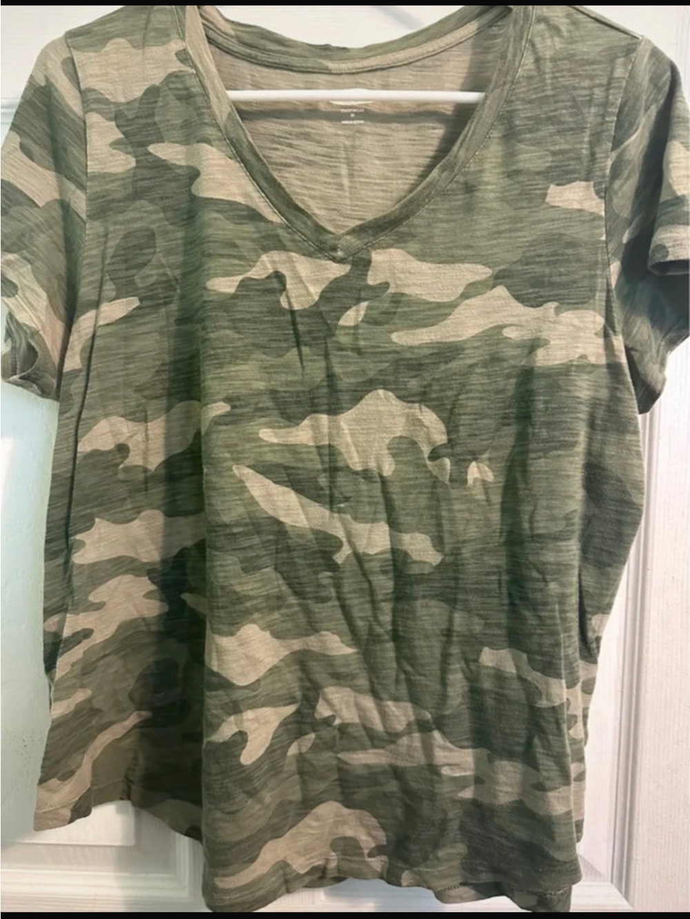 Women's Camo V-Neck Short Sleeve Top - Green